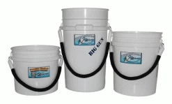 TOP SHELF MARINE PRODUCTS Top Shelf Battlewagon 5 Gallon Bucket W/ Rope Handle (Assorted Colors)
